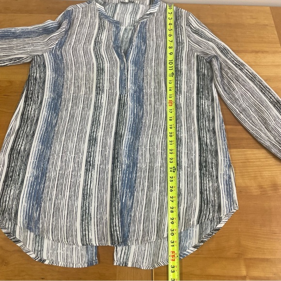 Astr Split Back striped tunic top large - Picture 7 of 12